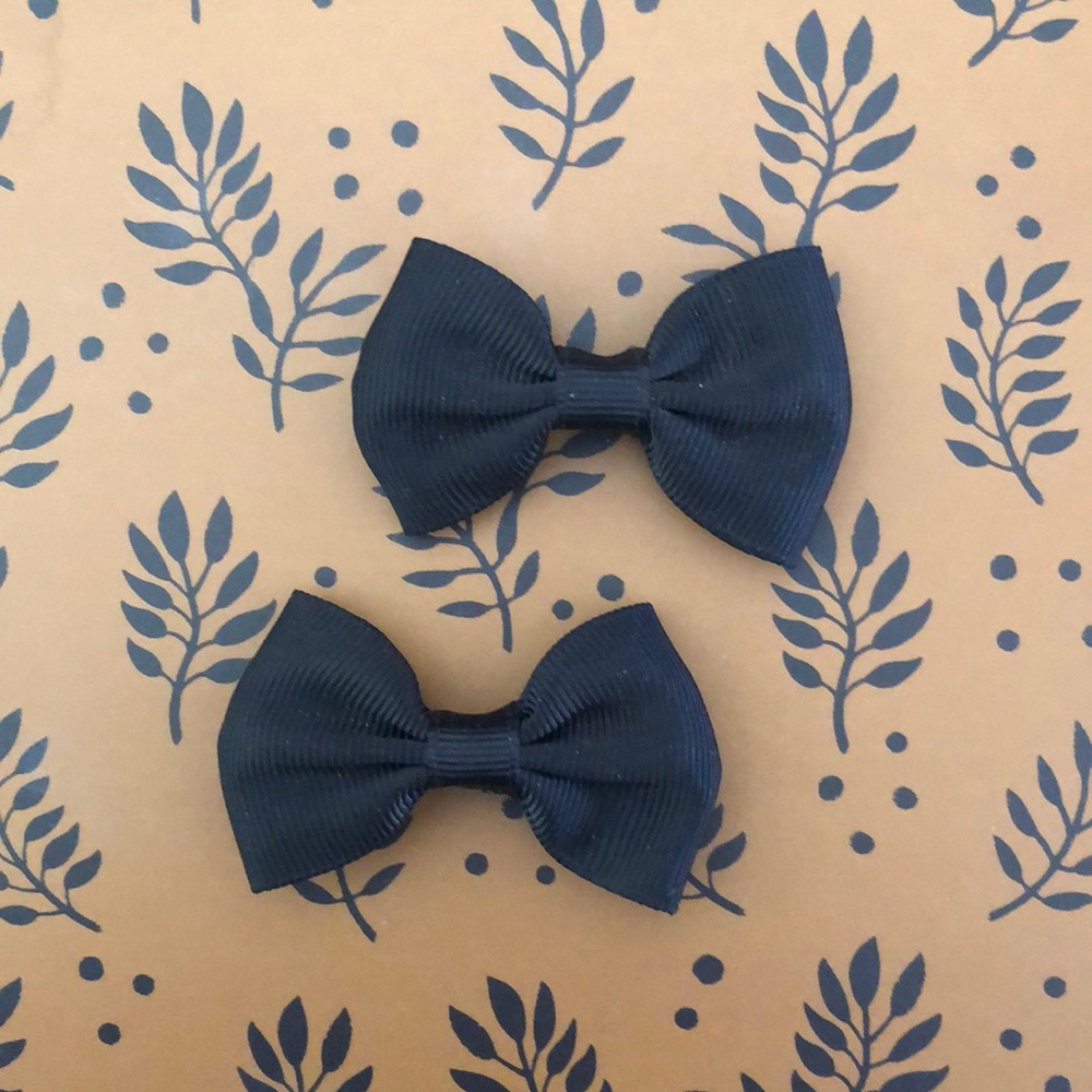 Black Bow Pins